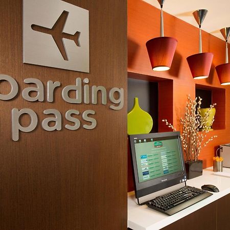 Courtyard By Marriott Waldorf Hotel Exterior photo